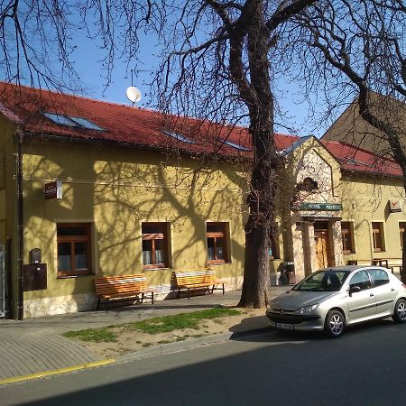 Penzion Pod Kastany Kvasice Luaran gambar