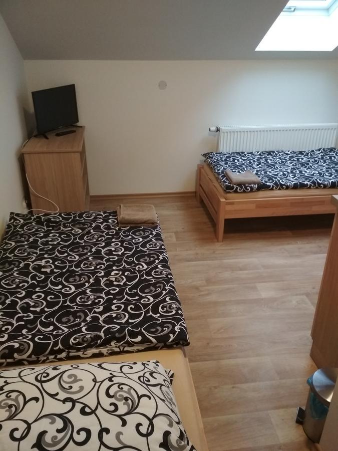 Penzion Pod Kastany Kvasice Luaran gambar